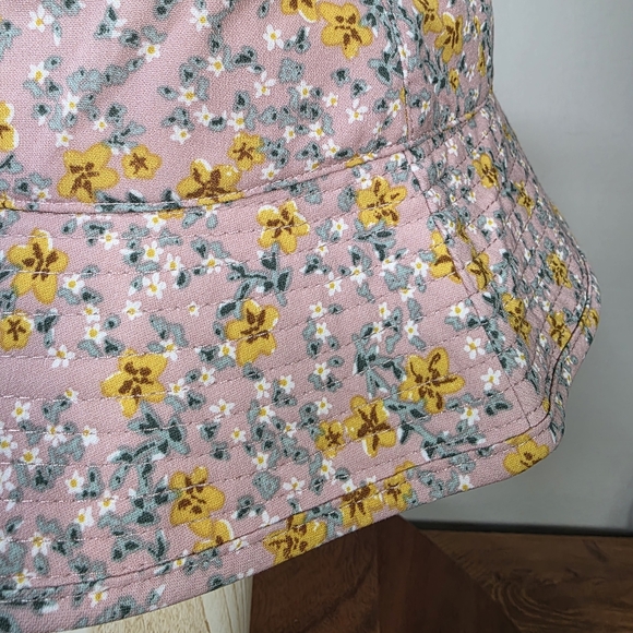 Urban Outfitters UO-76 Floral Bucket Hat – Pink & Yellow Daisy Print Women's OS - Picture 10 of 14